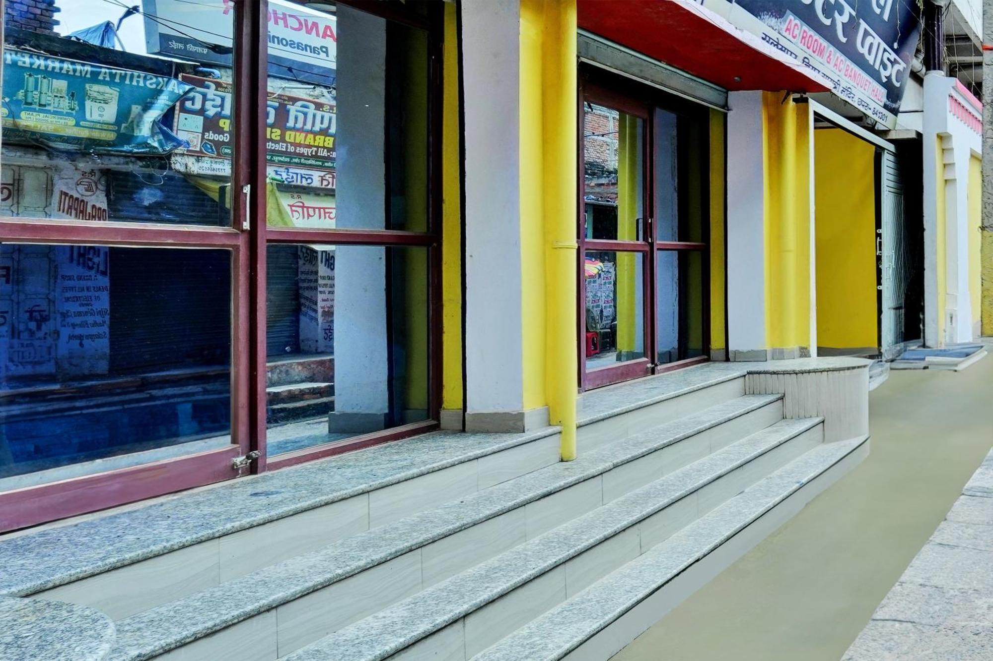 Oyo Flagship Hotel Centre Point Chhapra エクステリア 写真